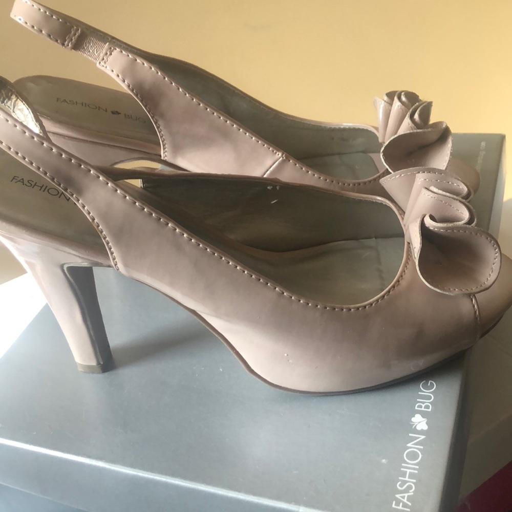 Heels - Picture 2 of 3